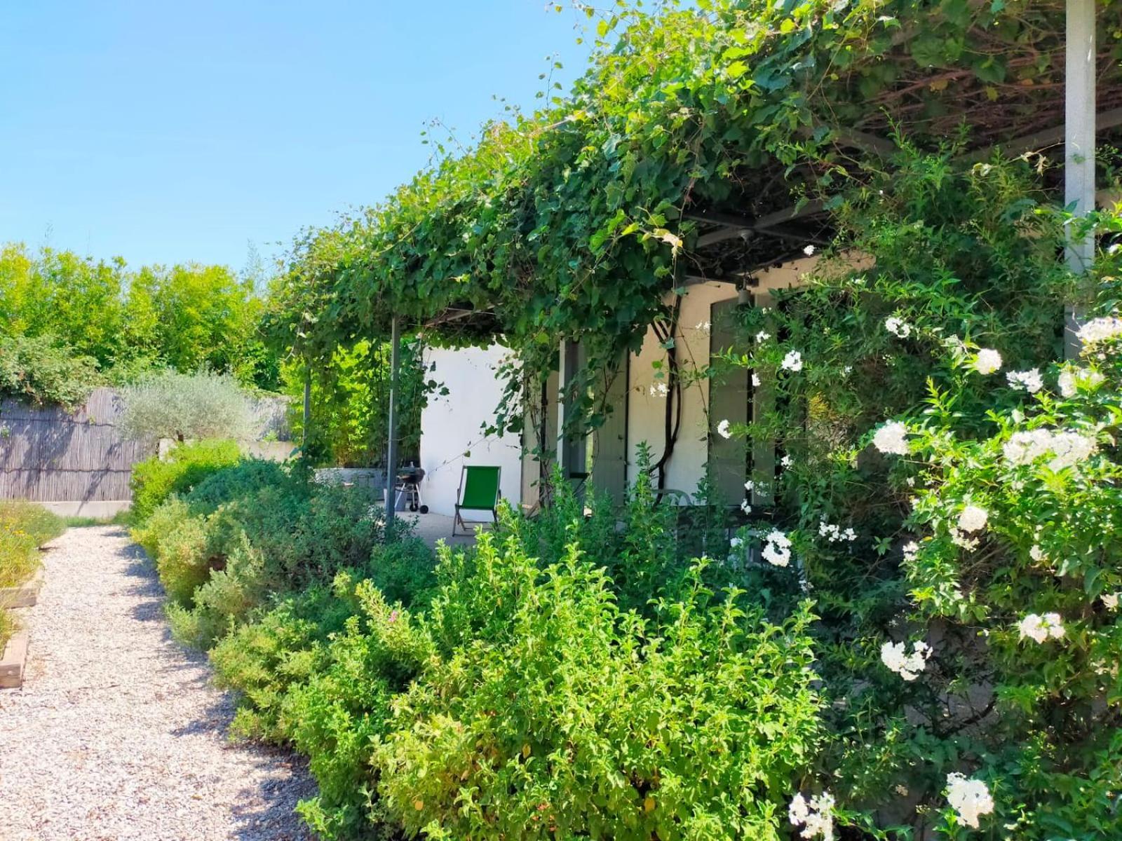 Mas De Charme Au Pied Des Alpilles 호텔 마우세인레알파일즈 외부 사진